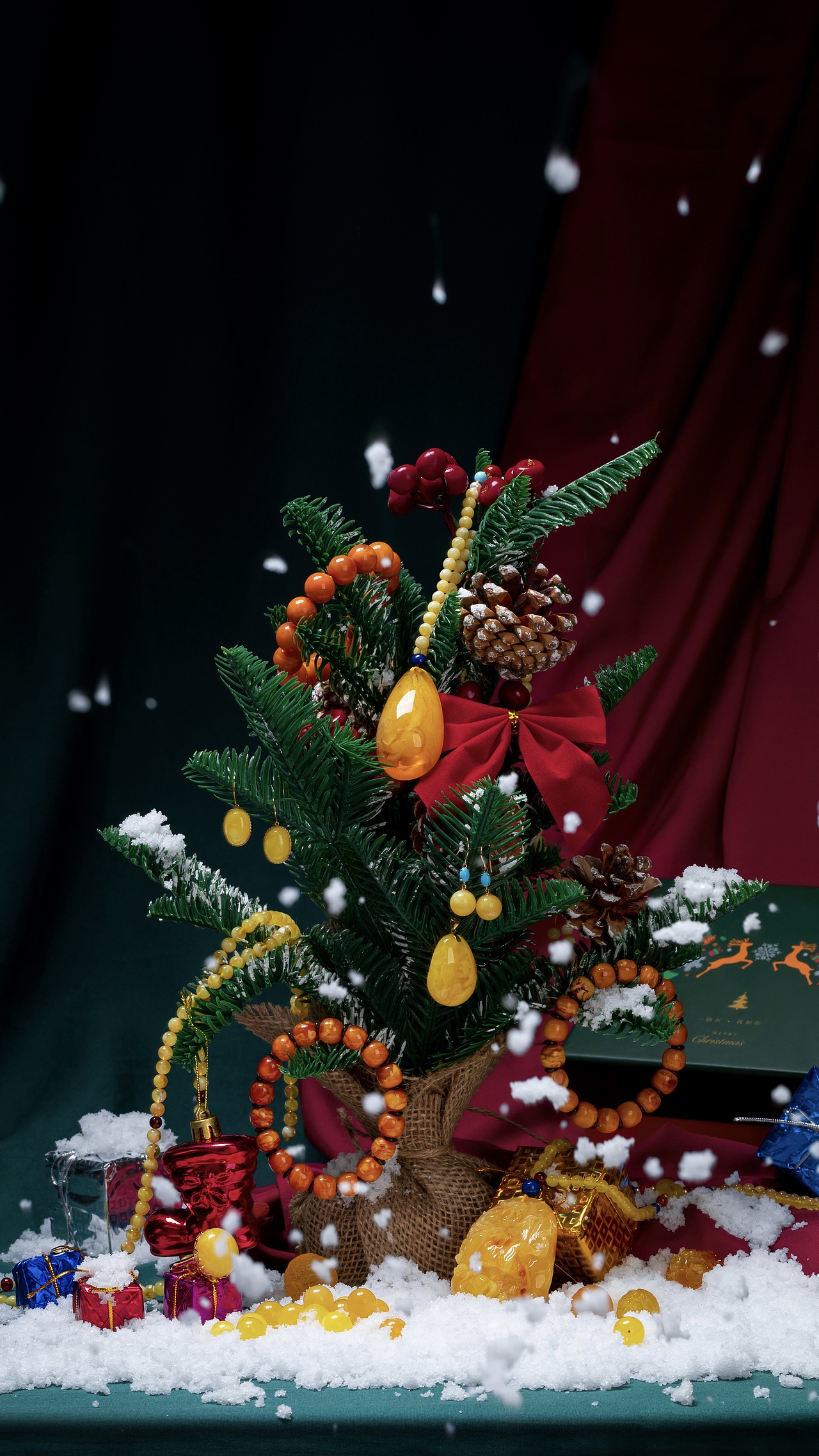 圣诞节主题海报珠宝产品拍摄