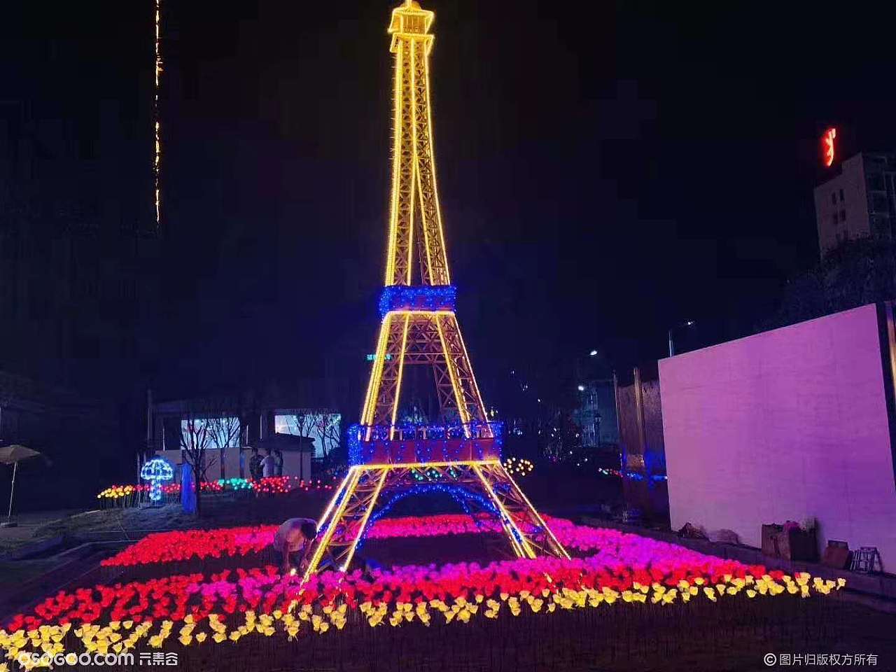 埃菲尔铁塔大型铁艺发光道具 网红打卡引流暖场摆件（图ZMjk0NzAyODMy） - 玩具 - 站酷设计师义乌蝶恋花制作原创素材 - 站酷ZCOOL