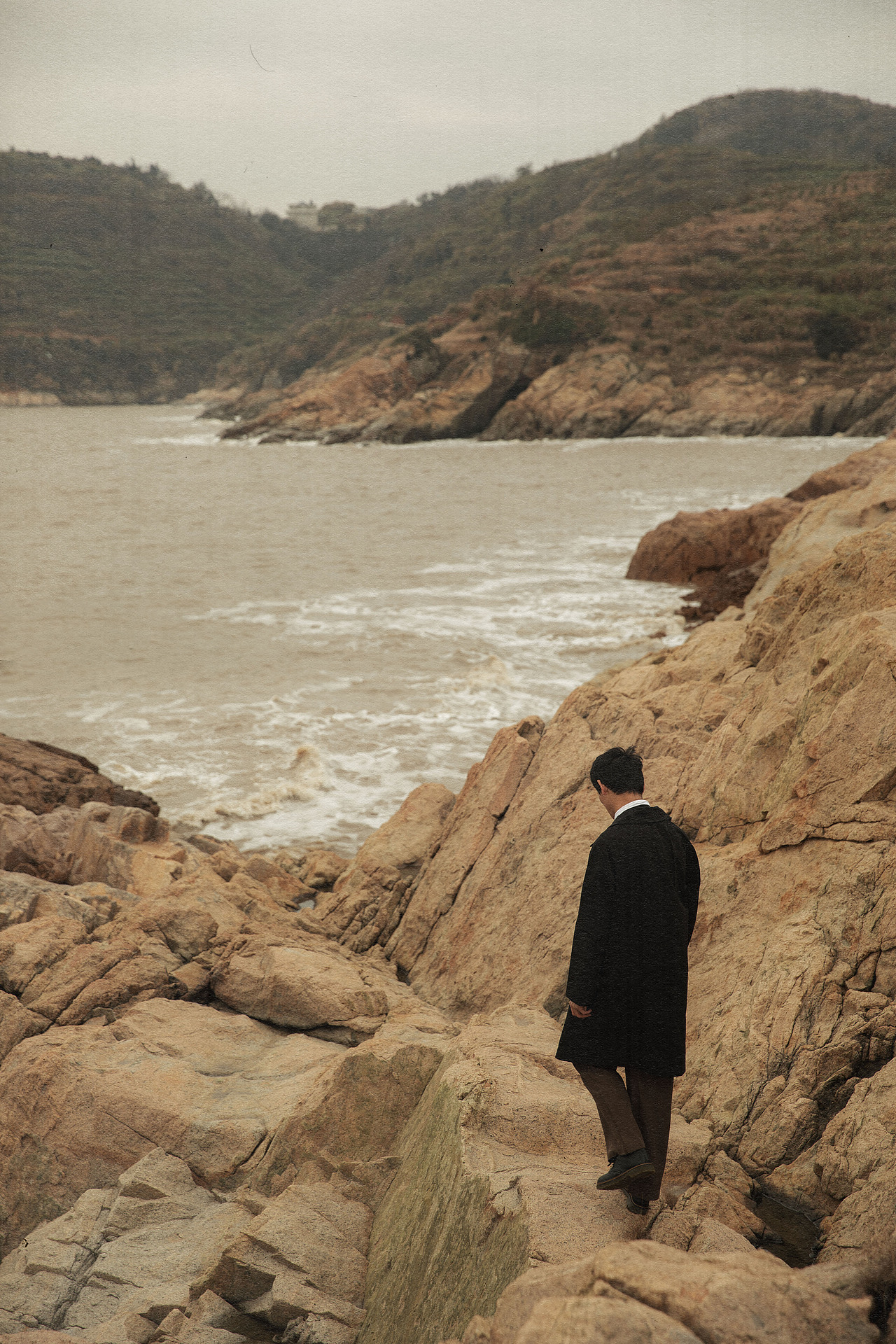 小秦同学第一次看海复古写真