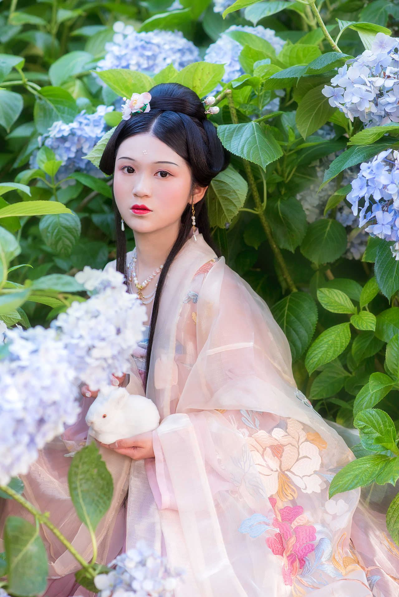 客\绣球花（图ZMTY2NjkxNjI0） - 人像摄影 - 站酷设计师荮桑不是药桑原创素材 - 站酷ZCOOL