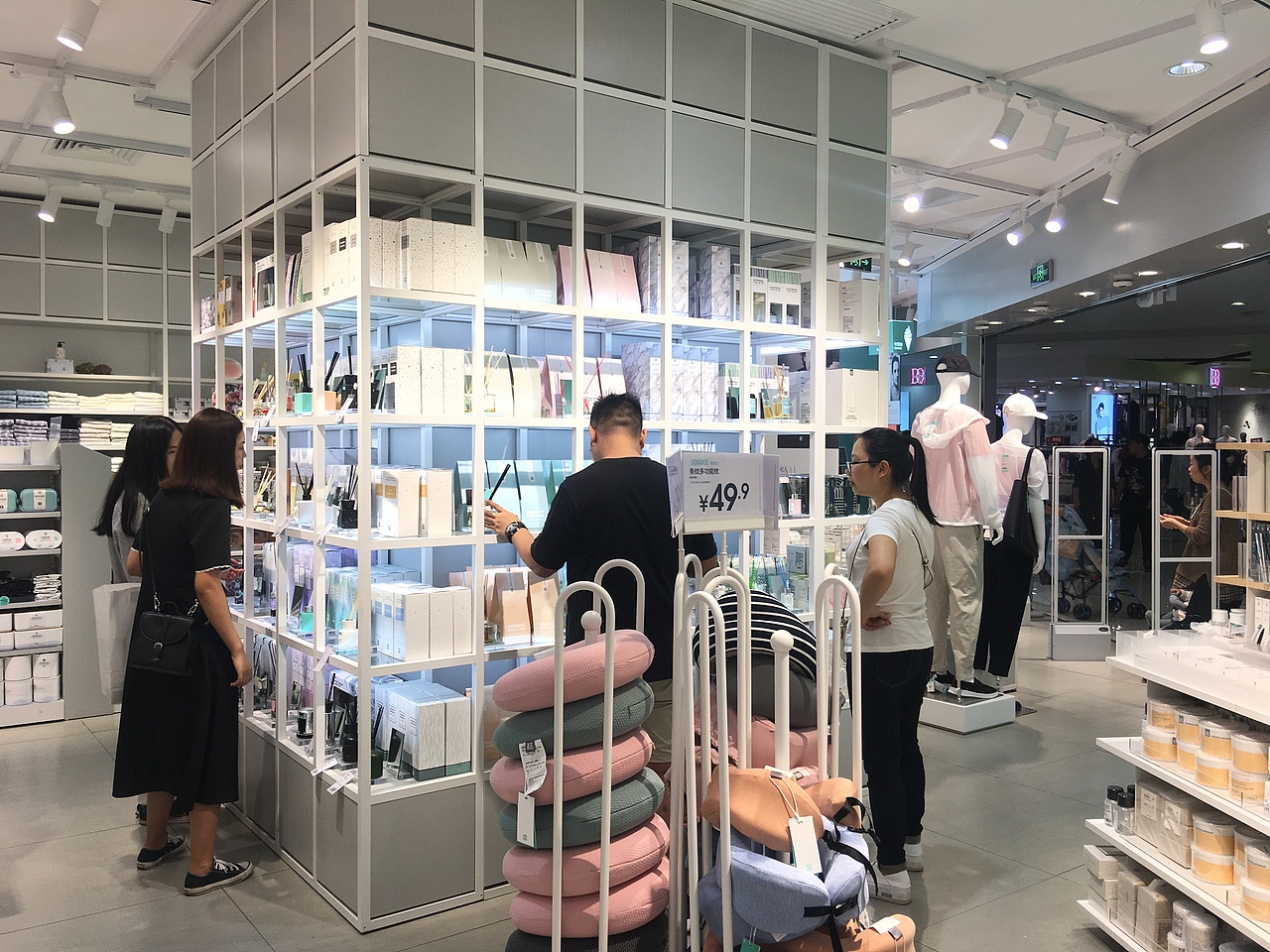 精品店饰品店文具店展示架选择NOME类同款货架(图ZMTc3NDU4Nzk2) - 其他工业/产品 - 站酷设计师广州大唐展示道具原创素材 - 站酷ZCOOL