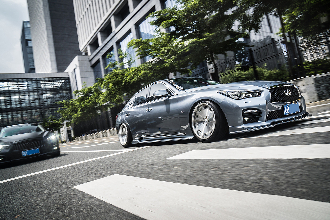 英菲尼迪Q50
