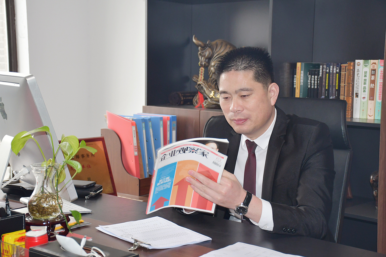 前空降兵成员、湖南成雄海餐饮董事长成雄海先生壁纸