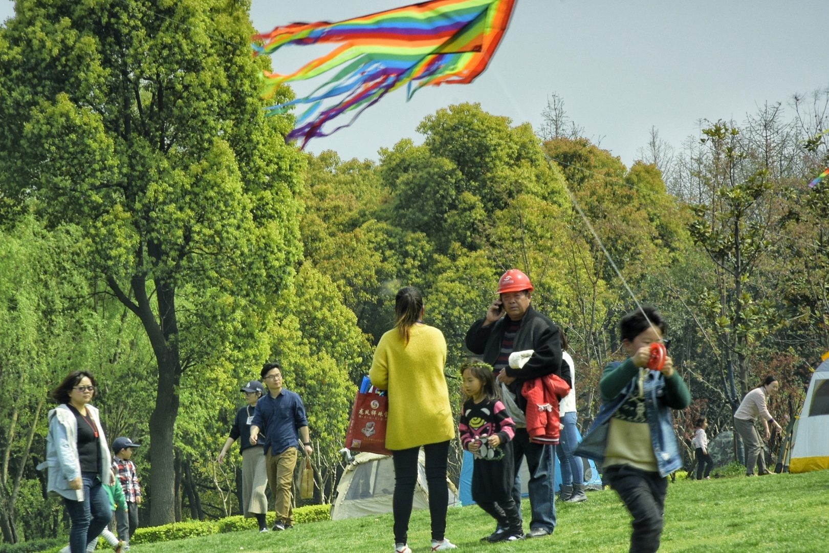 风筝。人 | 大夫山是一个很适合放风筝和骑单车的地方。 | 赞峰 何 | Flickr
