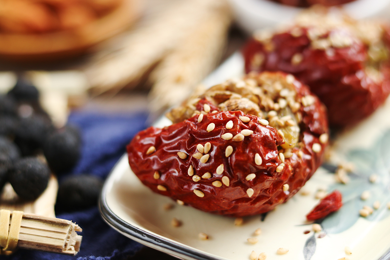 零食年货麻花红枣花生三部曲