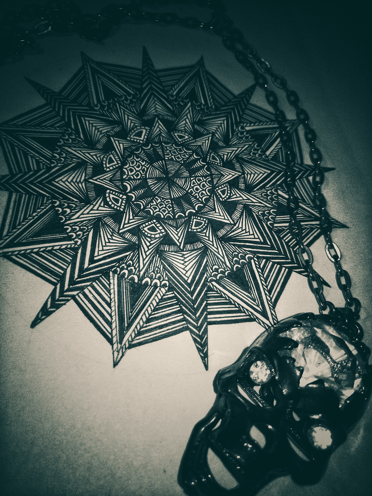 和水晶骷髅很配嘛!