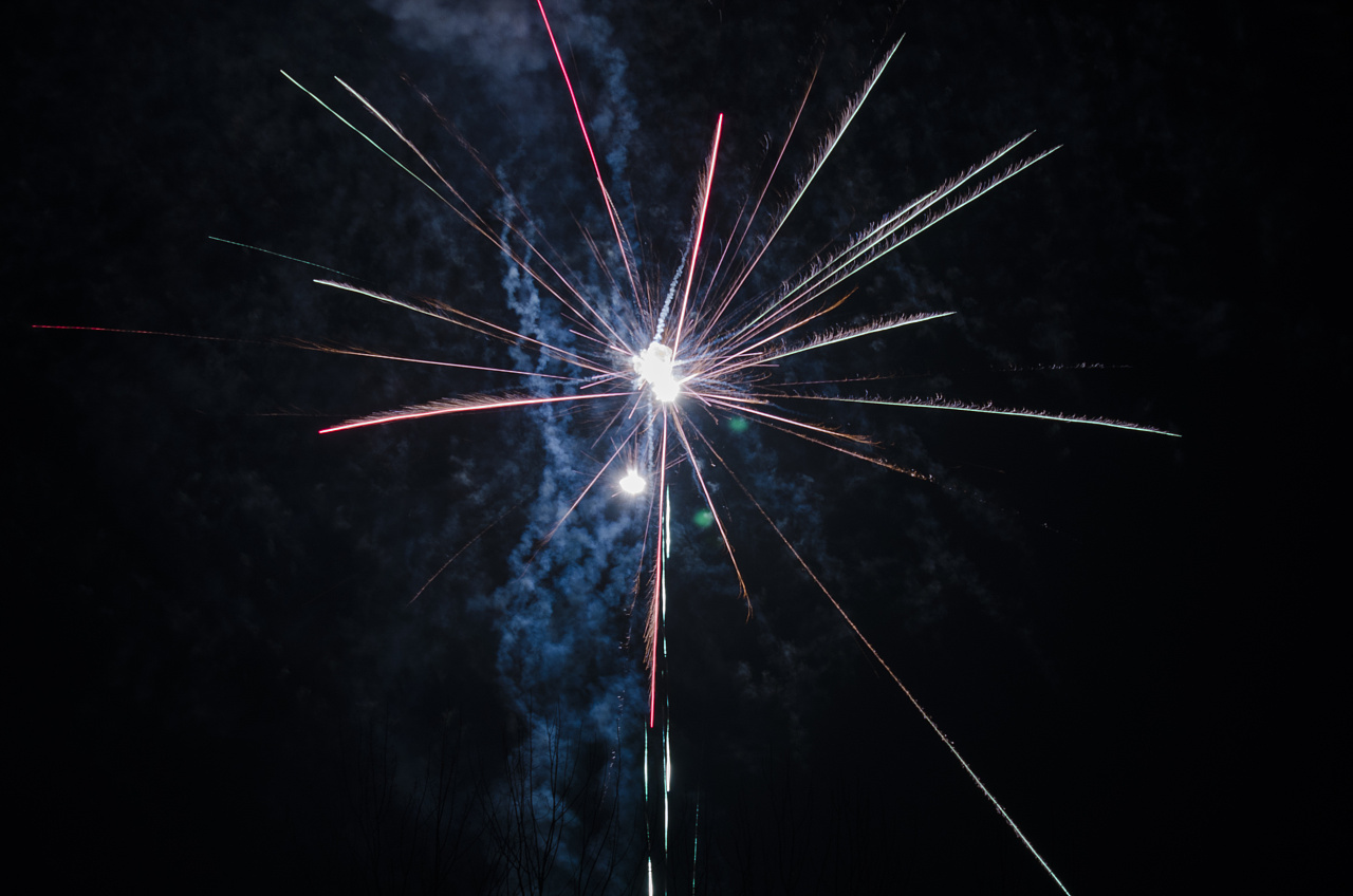 颜色不一样的烟火