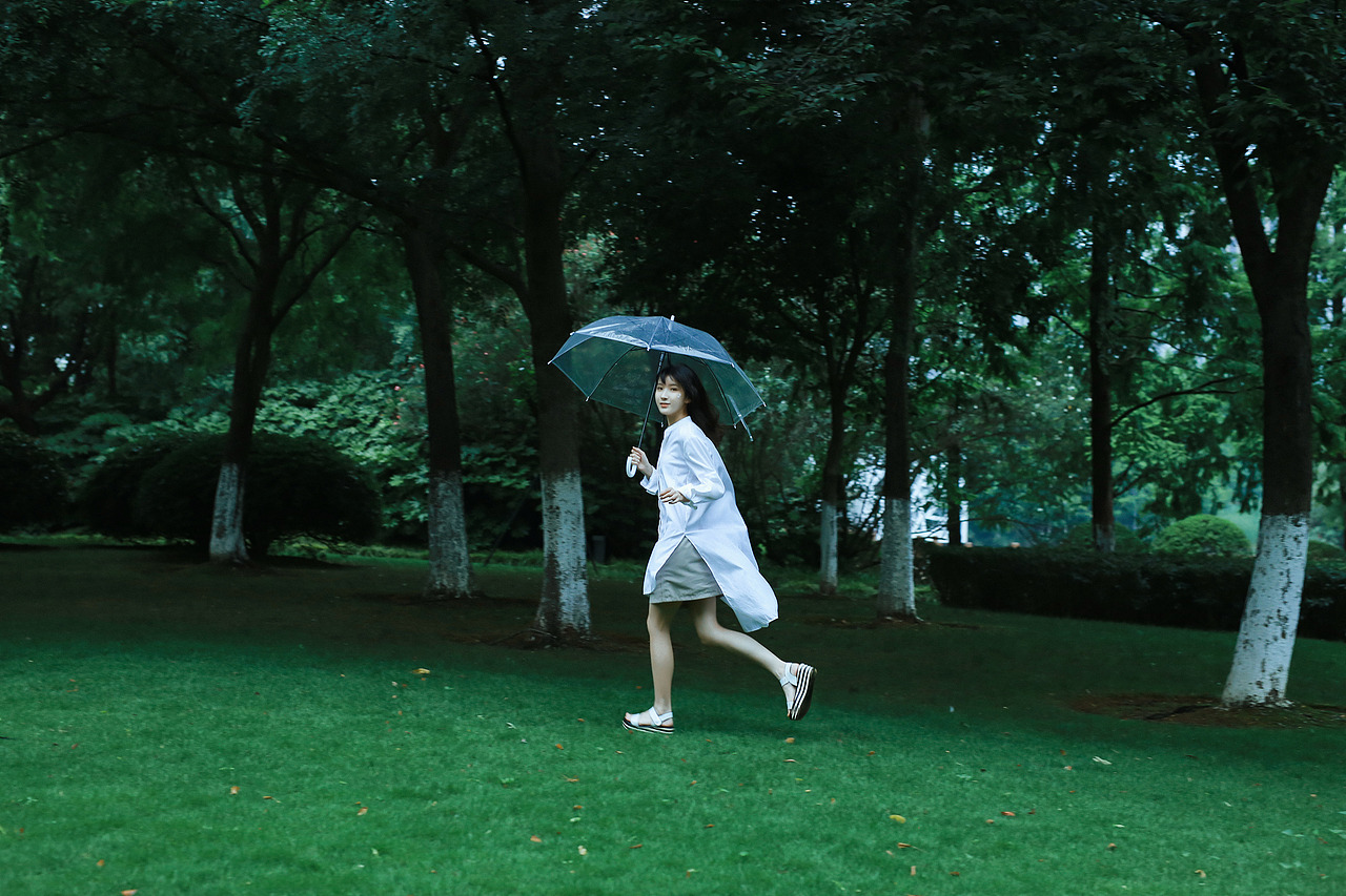 下雨天也可以好好拍照啊～（图ZMjE2MjM4ODA0） - 人像摄影 - 站酷设计师Z自由女神原创素材 - 站酷ZCOOL