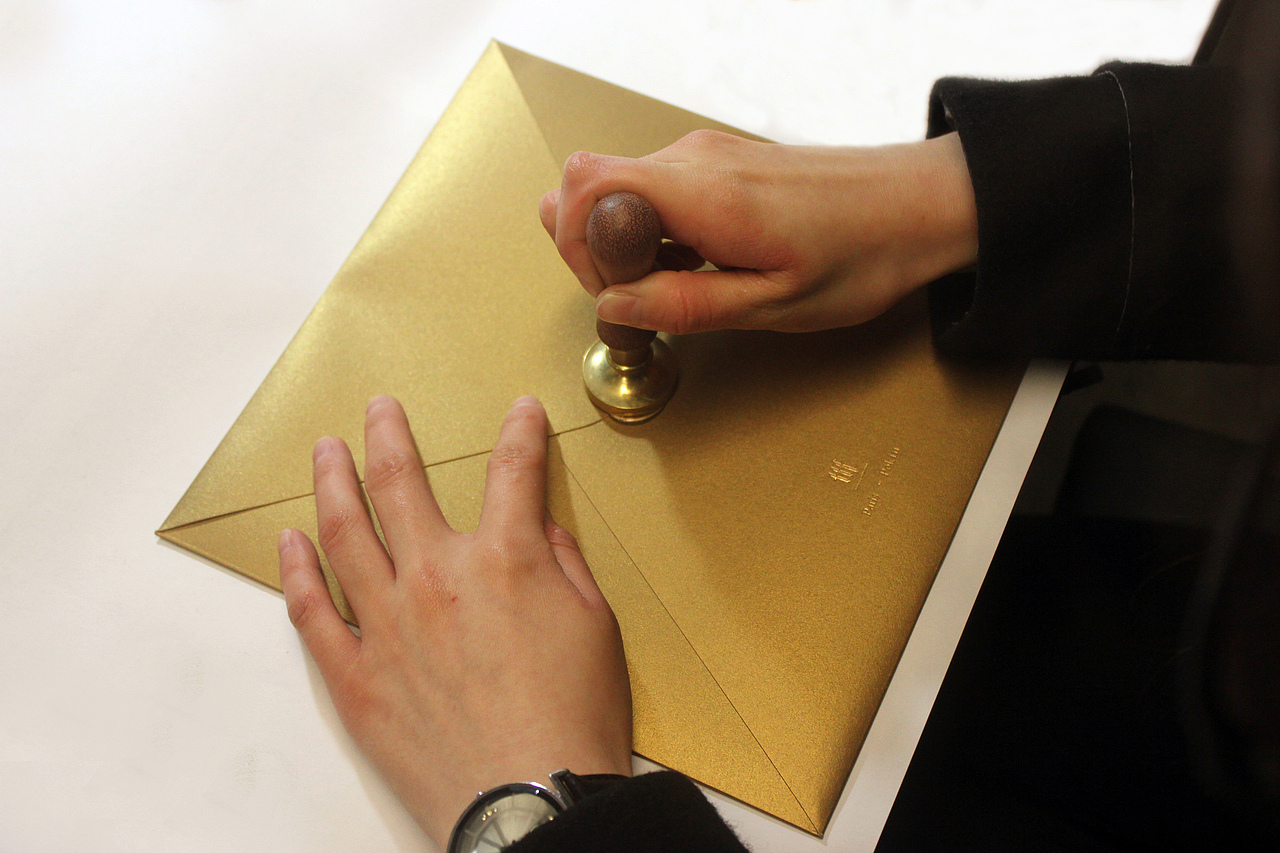 “马年生肖”发布展 客户邀请函设计（图ZMTQxNTgyOTI=） - 宣传物料 - 站酷设计师石头龚原创素材 - 站酷ZCOOL