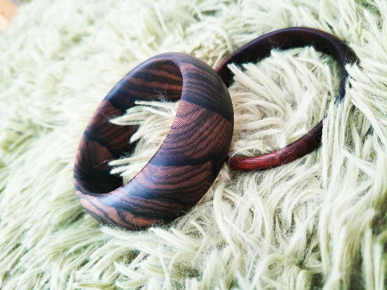 黑柿木加大红酸枝手镯