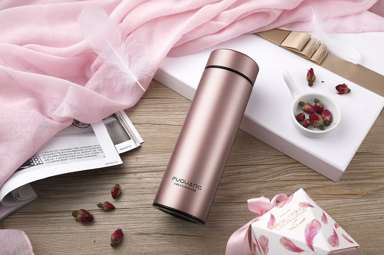 女性保温杯拍摄