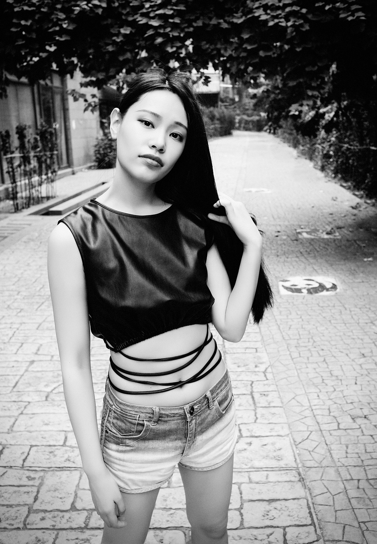 去年的这一天,应该是两个人。