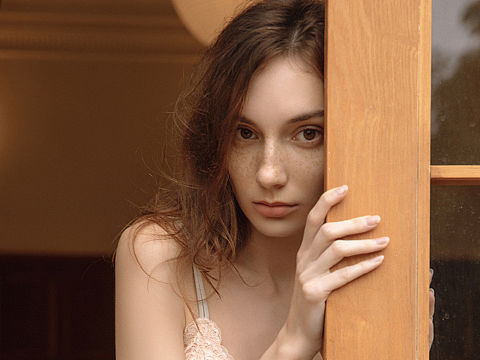 商业摄影｜法式服装内衣拍摄 雀斑女孩