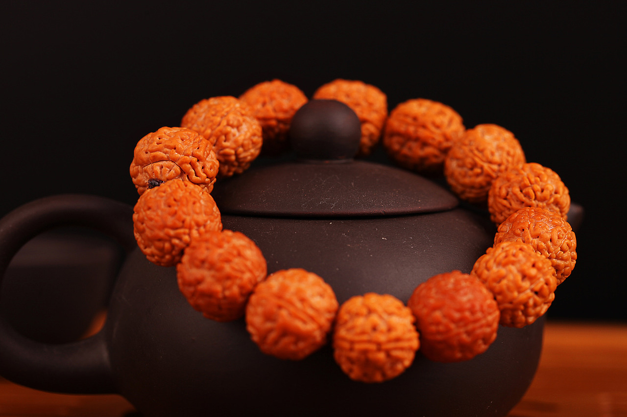 吊坠 手串 拍摄（图ZMTY0MzYwMDEy） - 产品摄影 - 站酷设计师怪兽榴莲原创素材 - 站酷ZCOOL