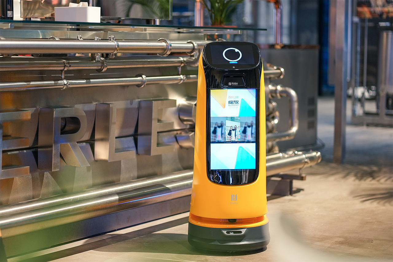 普渡科技推出配送迎宾二合一机器人"葫芦"