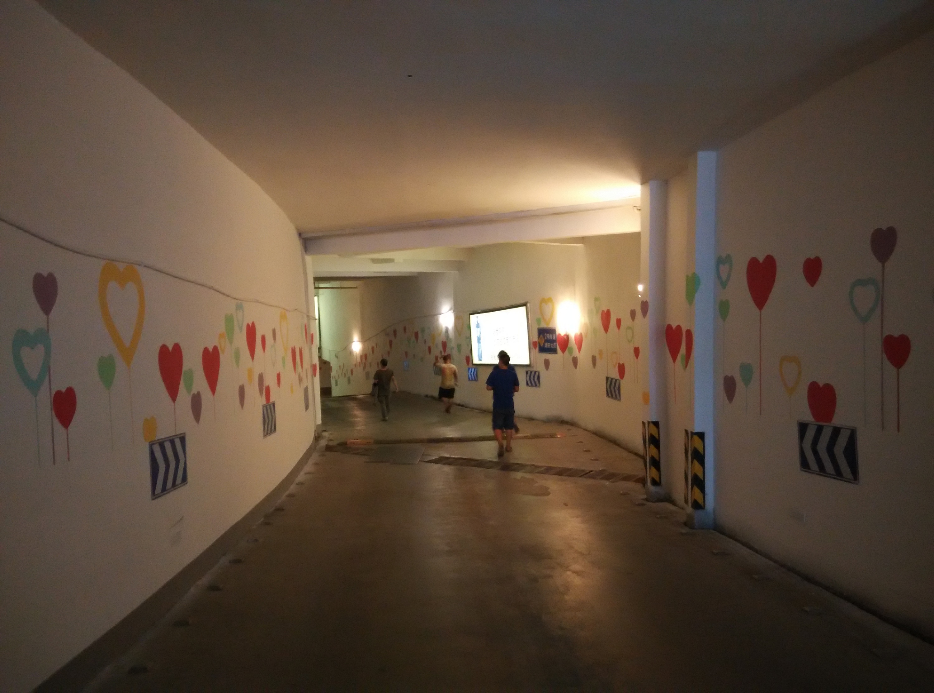 昆明顺城地下停车场墙体彩绘☆锦泰彩绘☆13619634903