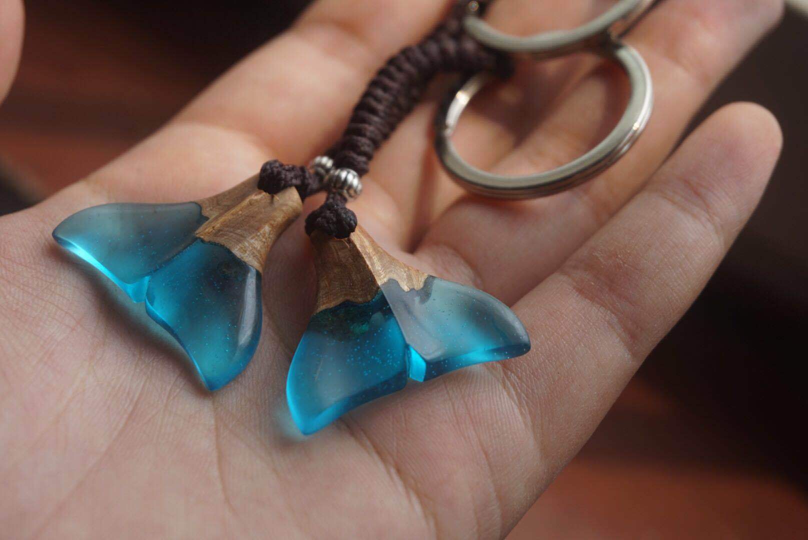 滴胶木鱼尾吊坠|手工艺|首饰|扬眉吐屁 - 原创作品 - 站酷 (zcool)