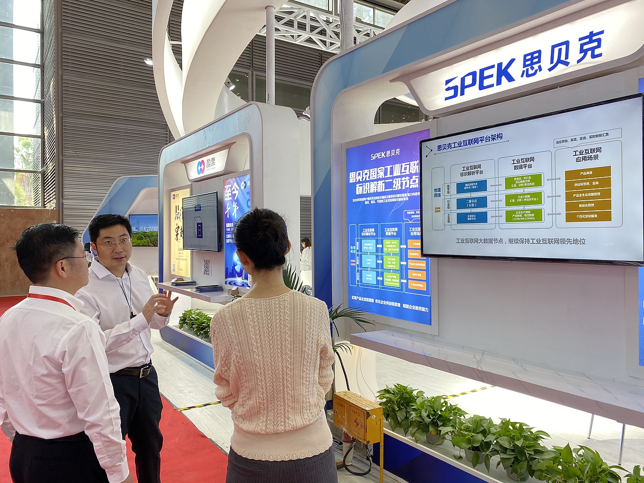 海报 折页 长图文等