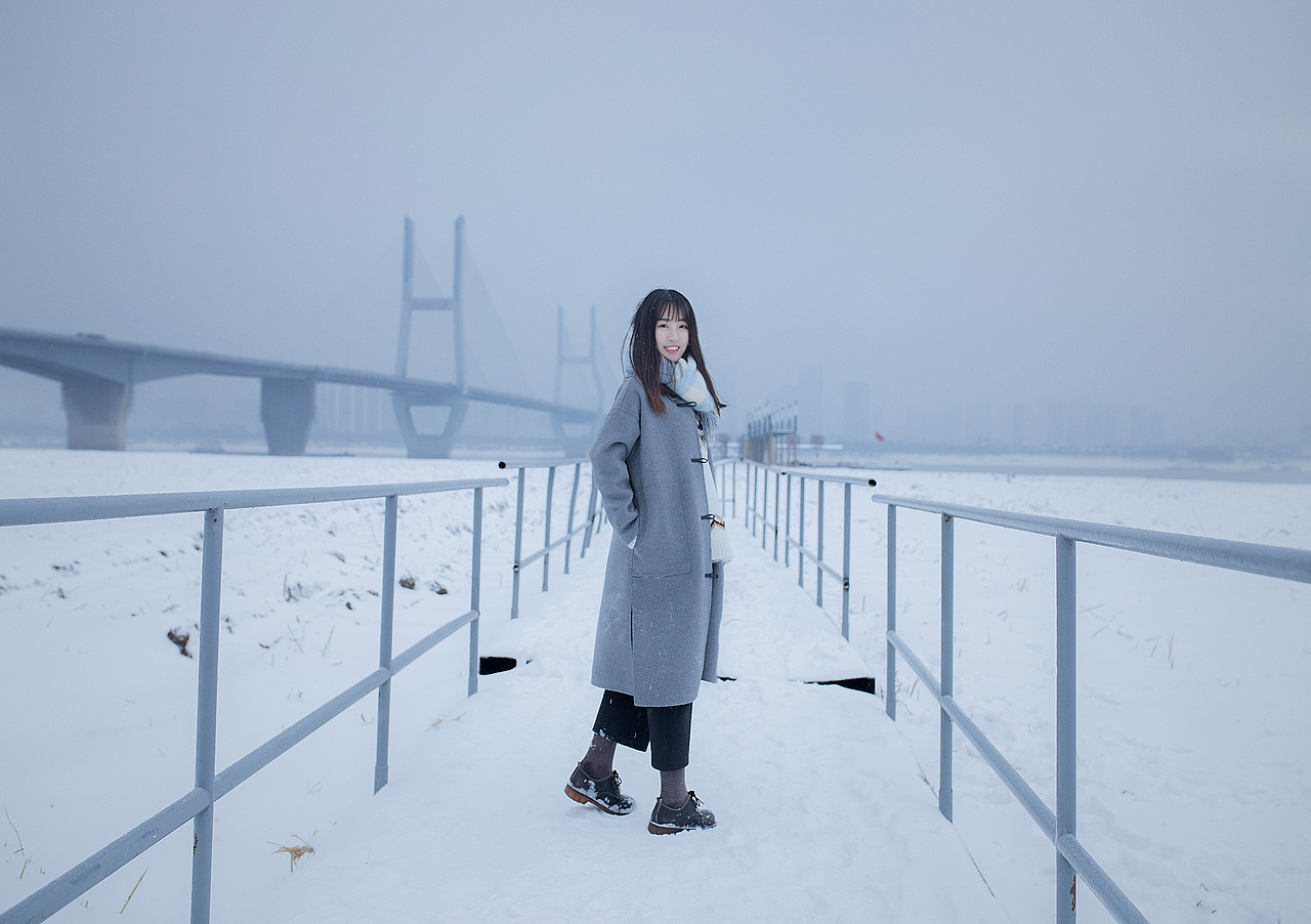 雪下的很大,你笑的很甜