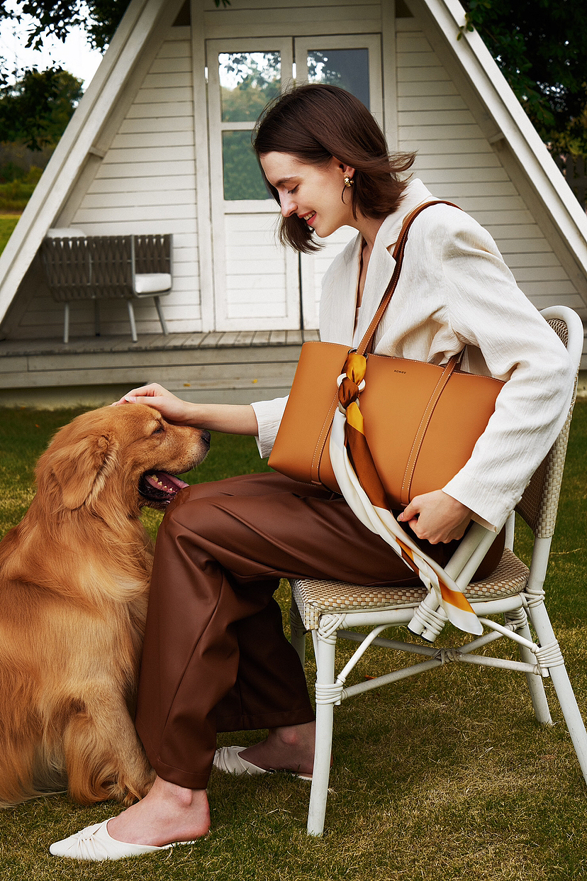 女包拍摄｜HONGU 2023 ONLINE（图ZMzYyMDQ3NTI0） - 时尚/艺术摄影 - 站酷设计师森斯广告SENSI原创素材 - 站酷ZCOOL