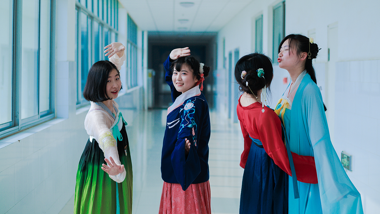 美乎呓汉 着我汉家衣裳