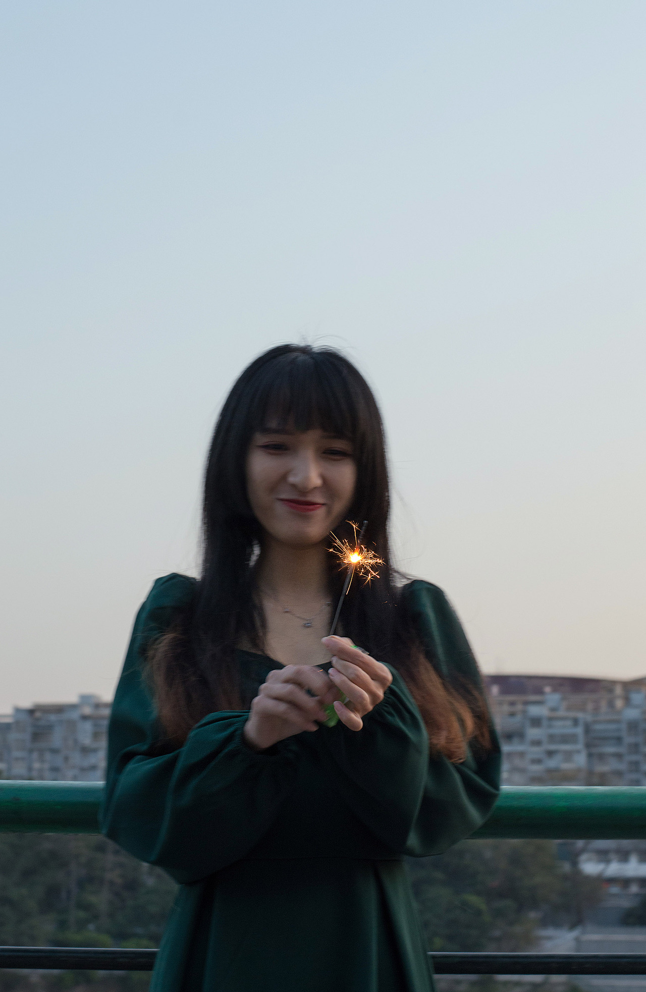 所爱隔山海,山海皆可平。