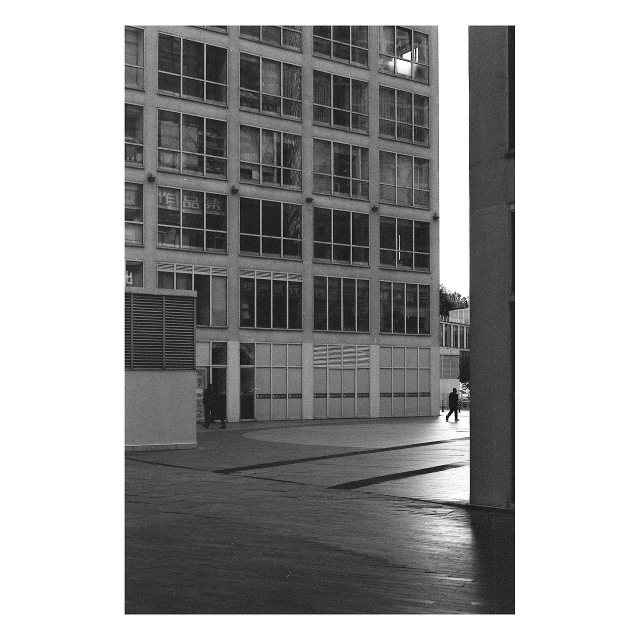 街头胶片摄影｜部分黑白合集 by Leica M6（图ZMjg2NjkzODky） - 人文/纪实摄影 - 站酷设计师刘小川原创素材 - 站酷ZCOOL