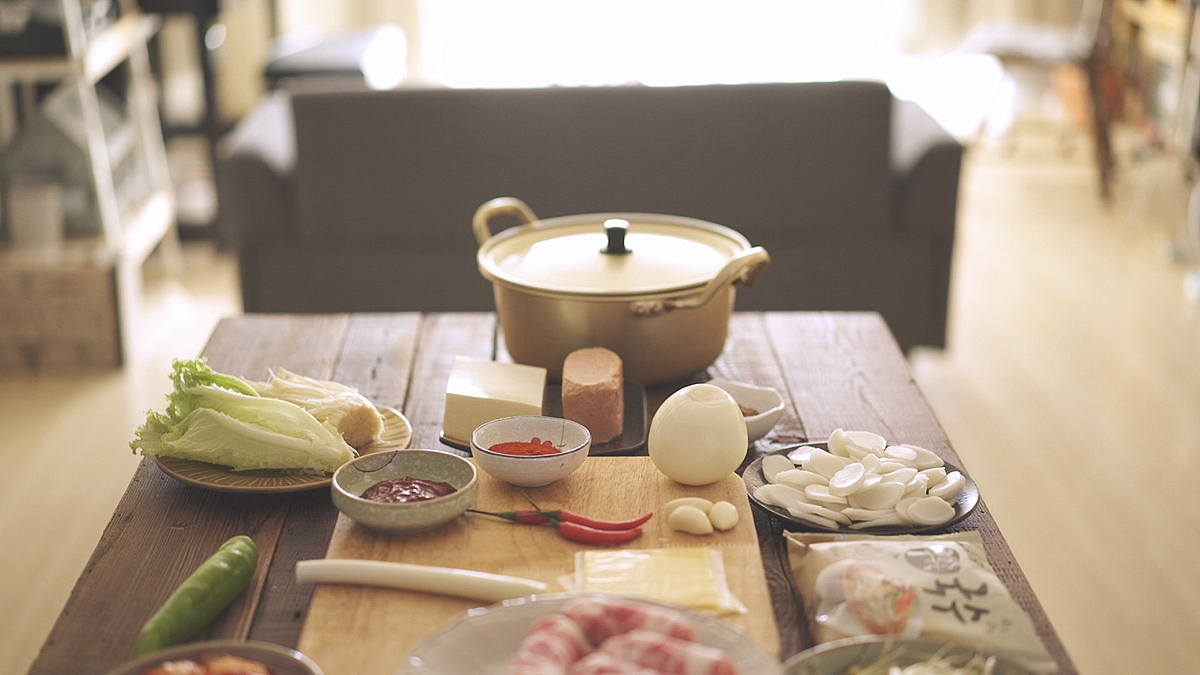 味蕾时光 第13集 韩式部队火锅（图ZMzc0MDkzMDQ=） - 产品摄影 - 站酷设计师小蓝叔原创素材 - 站酷ZCOOL