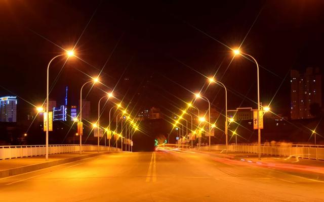 有哪些星芒拍摄技巧?西昌王老师摄影培训学校著名讲师白崧老师告诉你