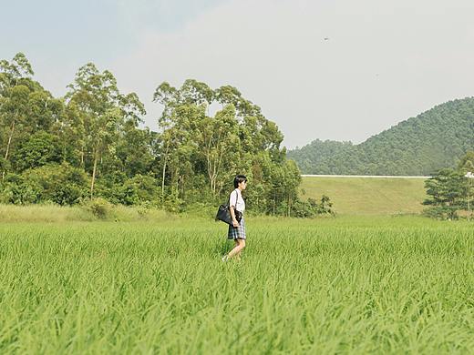 青色，青涩的青