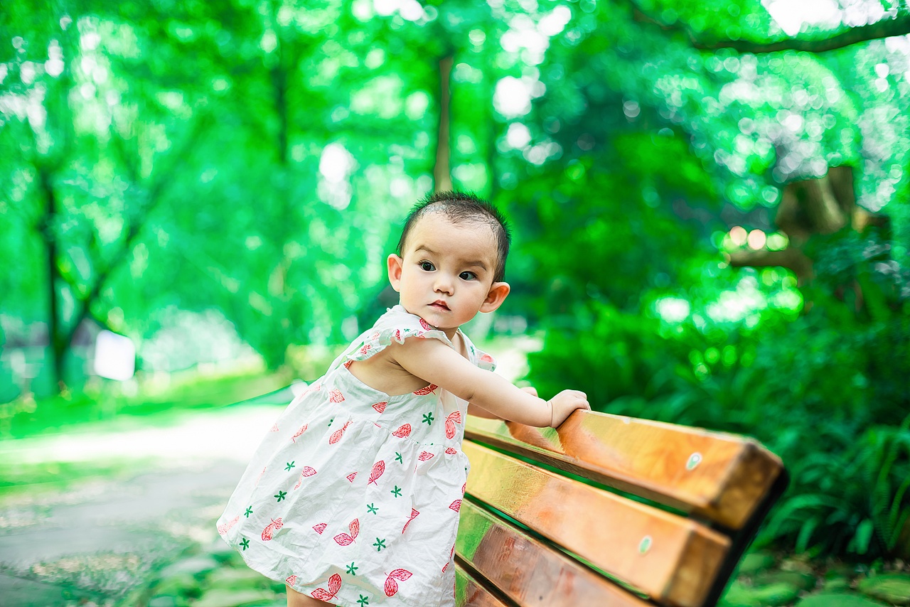 马鞍池,绿草花开