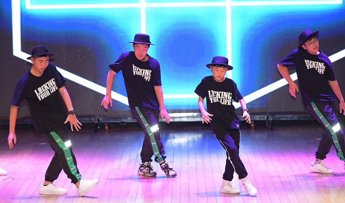 南京Kids Family少儿街舞｜8周年公演｜2018.12.16纪实（图ZMTM5ODY2NjY4） - 人文/纪实摄影 - 站酷设计师KidsFamily街舞原创素材 - 站酷ZCOOL