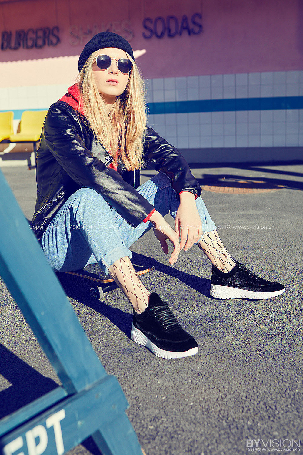 鞋子品牌广告摄影（图ZMjIyNjM4NjQ0） - 产品摄影 - 站酷设计师冰影视觉摄影原创素材 - 站酷ZCOOL