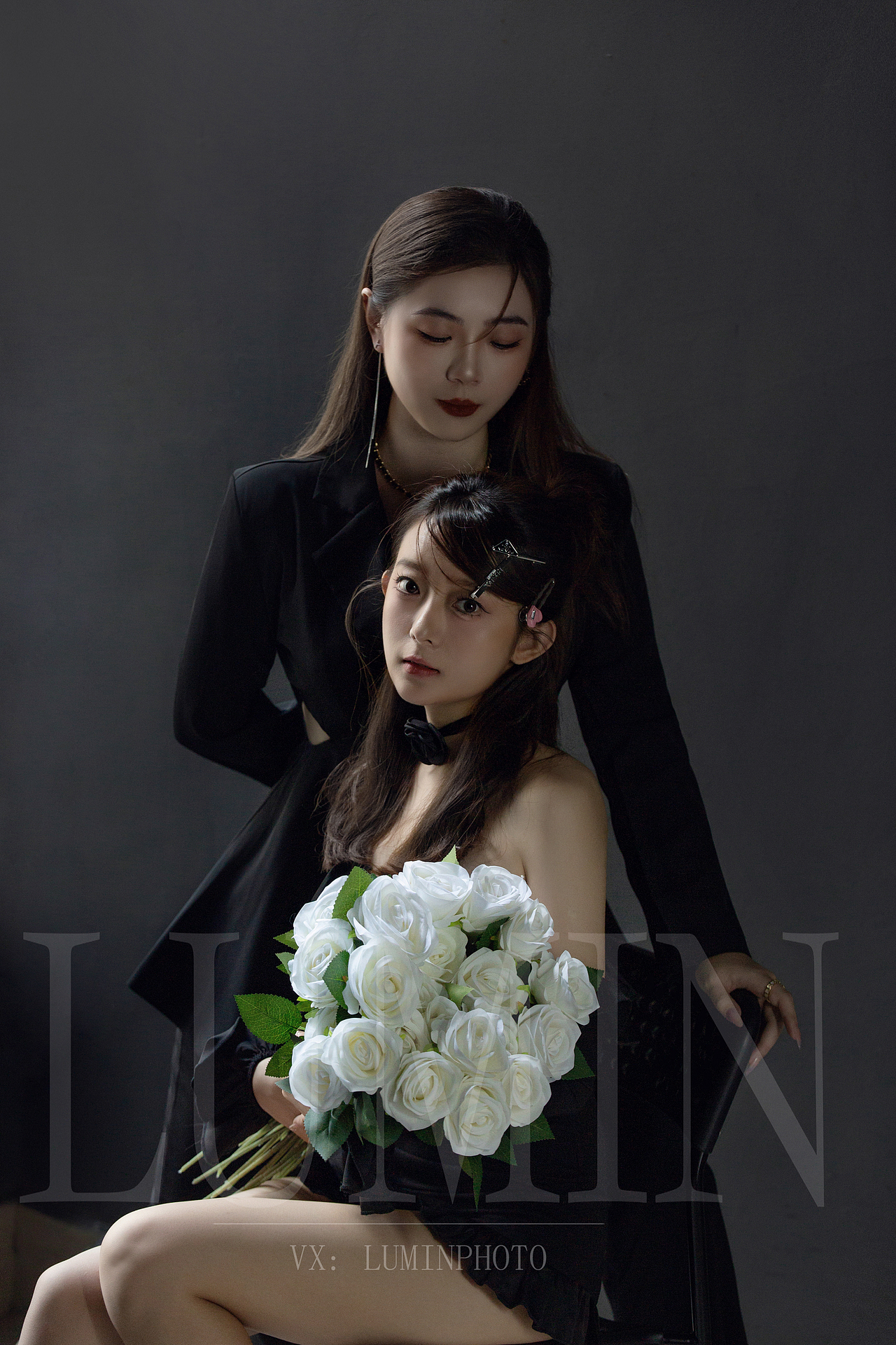 反差感闺蜜照 她和她的大学室友 西装写真