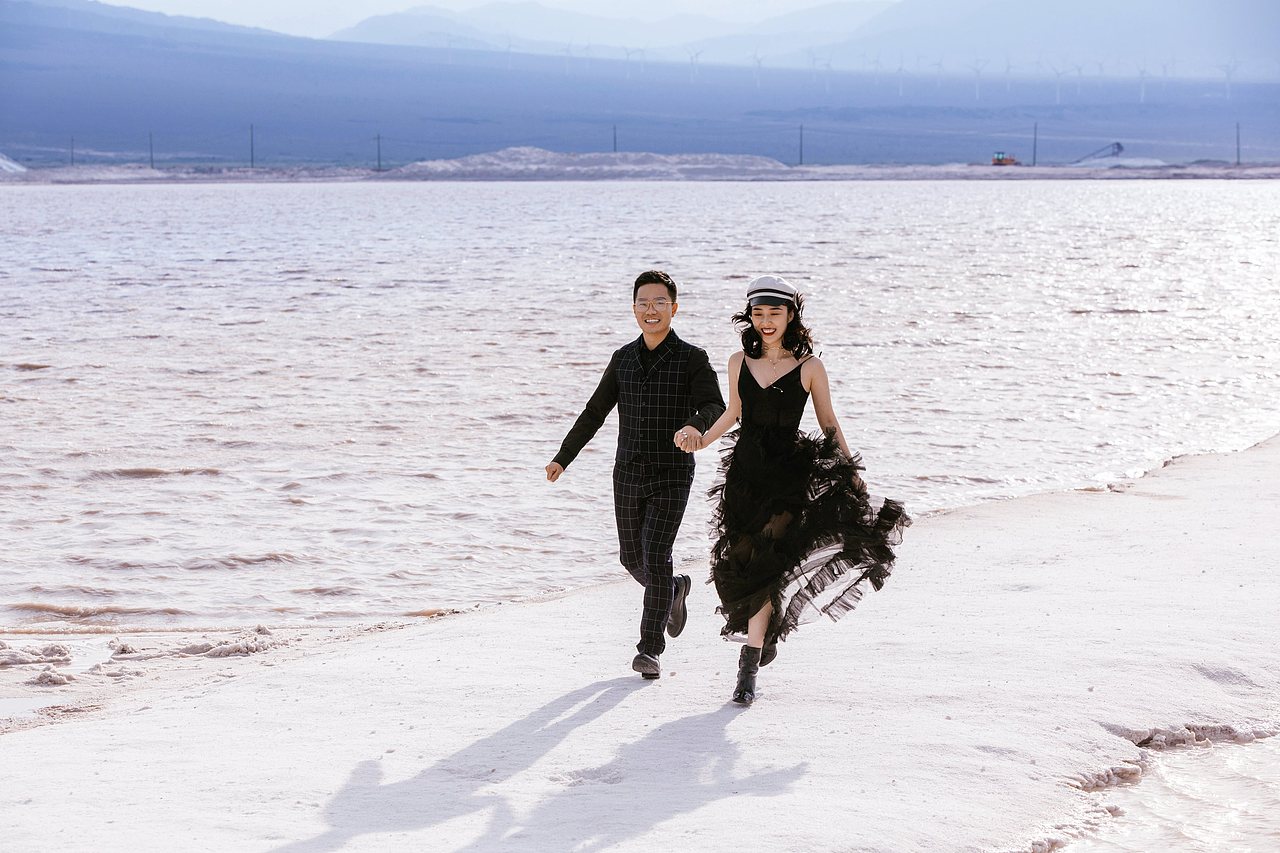 《最美的时光相遇》新疆旅拍乌鲁木齐婚纱照客片分享（图ZMjU2MzYzMjM2） - 婚礼摄影 - 站酷设计师新疆四仟纪摄影原创素材 - 站酷ZCOOL