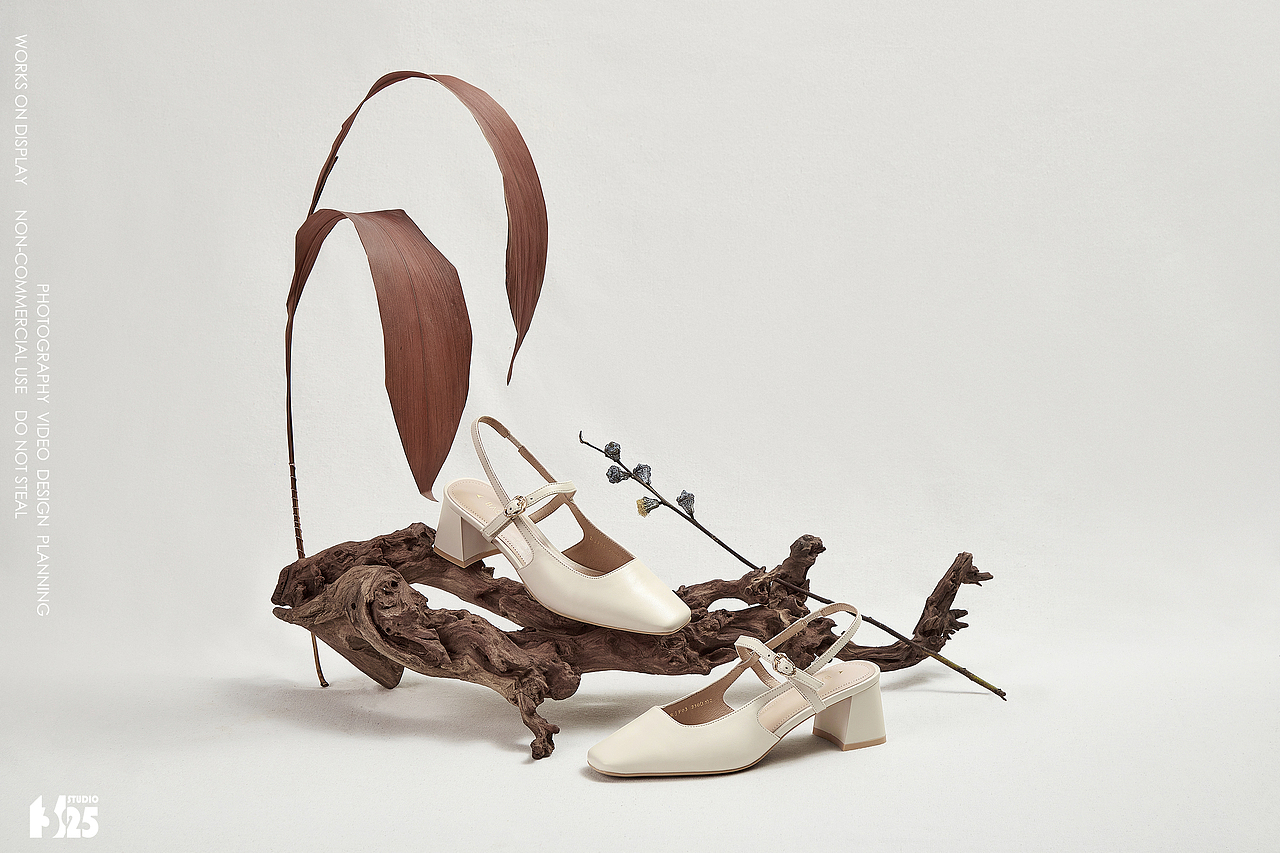 静物场景拍摄 ┃百思图女鞋系列┃三二五作品集（图ZMzM1MTM1MDA4） - 产品摄影 - 站酷设计师三二五视觉原创素材 - 站酷ZCOOL