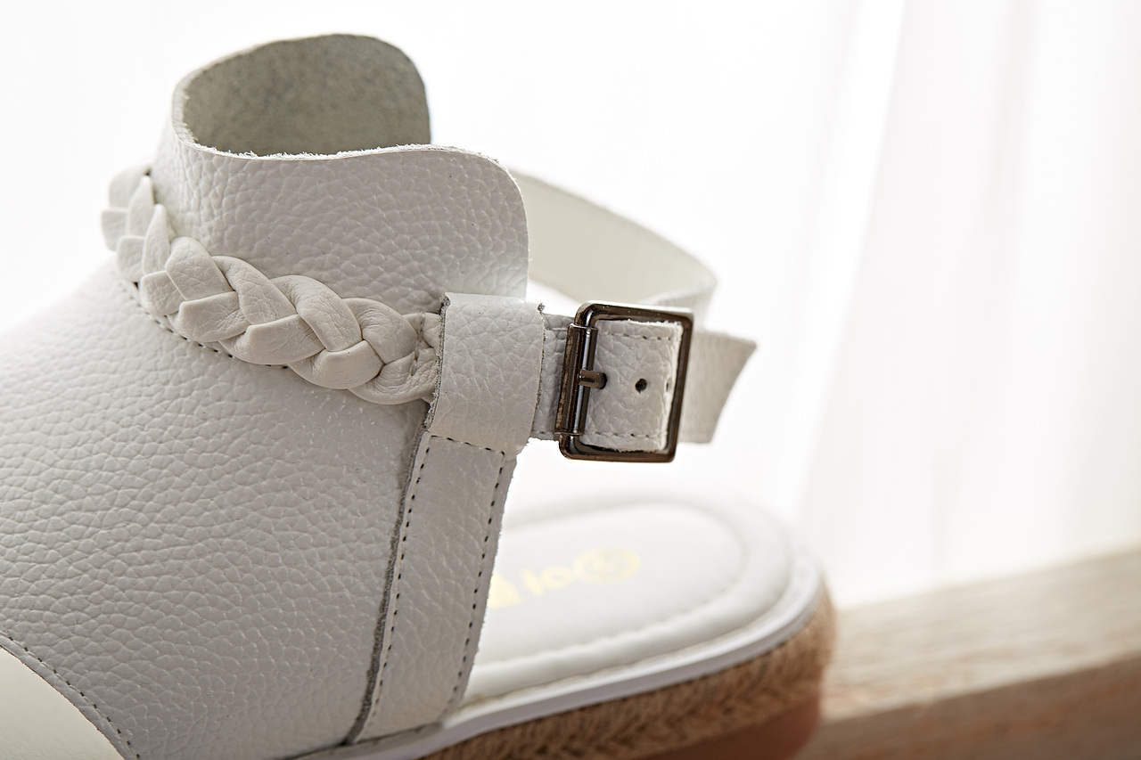 鞋子静物详情页海报拍摄设计