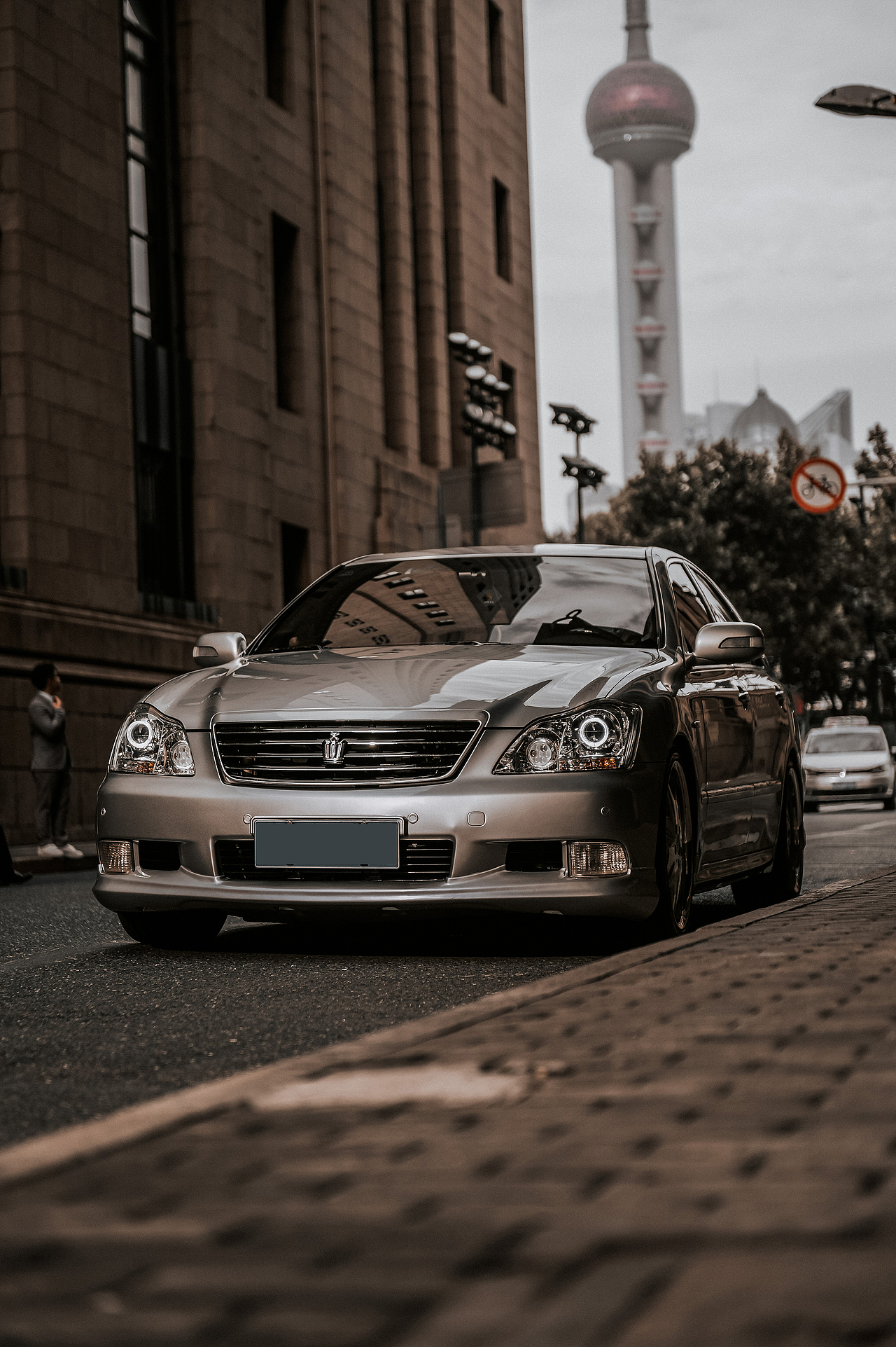 《褪去-12代丰田皇冠》_想·享摄影（图ZMjU3NDg1NjI4） - 其他摄影 - 站酷设计师Image想原创素材 - 站酷ZCOOL