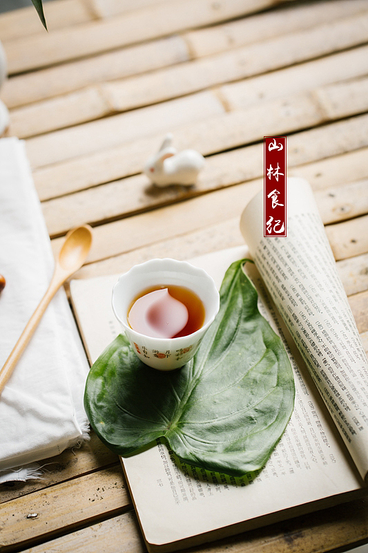 罩中之物拨金光，杯中之浆映日辉。（图ZMTUzMTQ4NzE2） - 产品摄影 - 站酷设计师山林纪原创素材 - 站酷ZCOOL