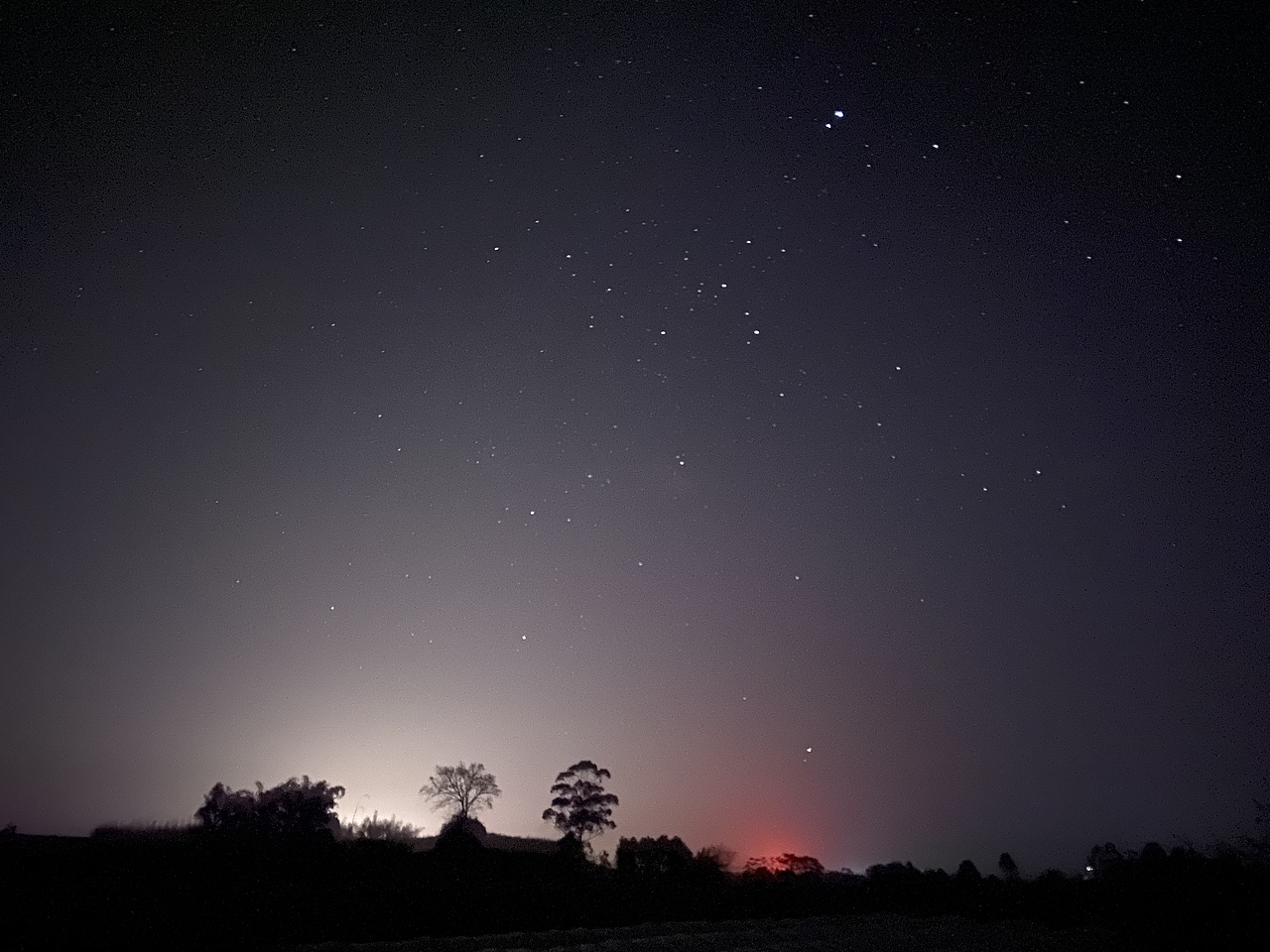 出生的地方越来越美吗 不是 她一直都是这样 不过是成长让你慢下脚步 星星你告诉外公外婆 我好想念他们 ……