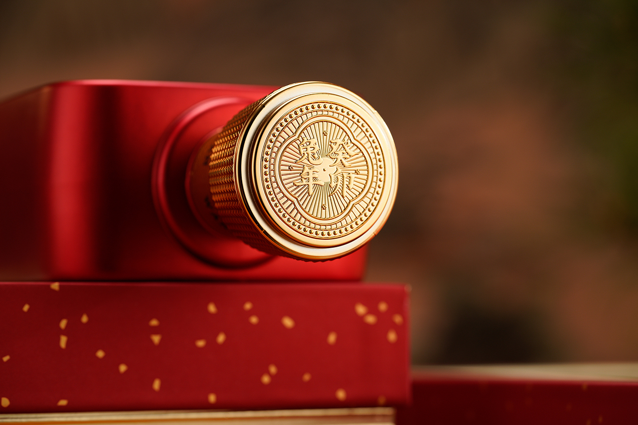 白酒拍摄案例——王丙乾兔年生肖纪念酒（图ZMzM4MDg0NzY4） - 产品摄影 - 站酷设计师请叫我石劲拍原创素材 - 站酷ZCOOL