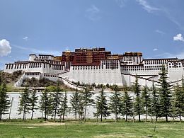 連雨不知春去，一晴方覺夏深。