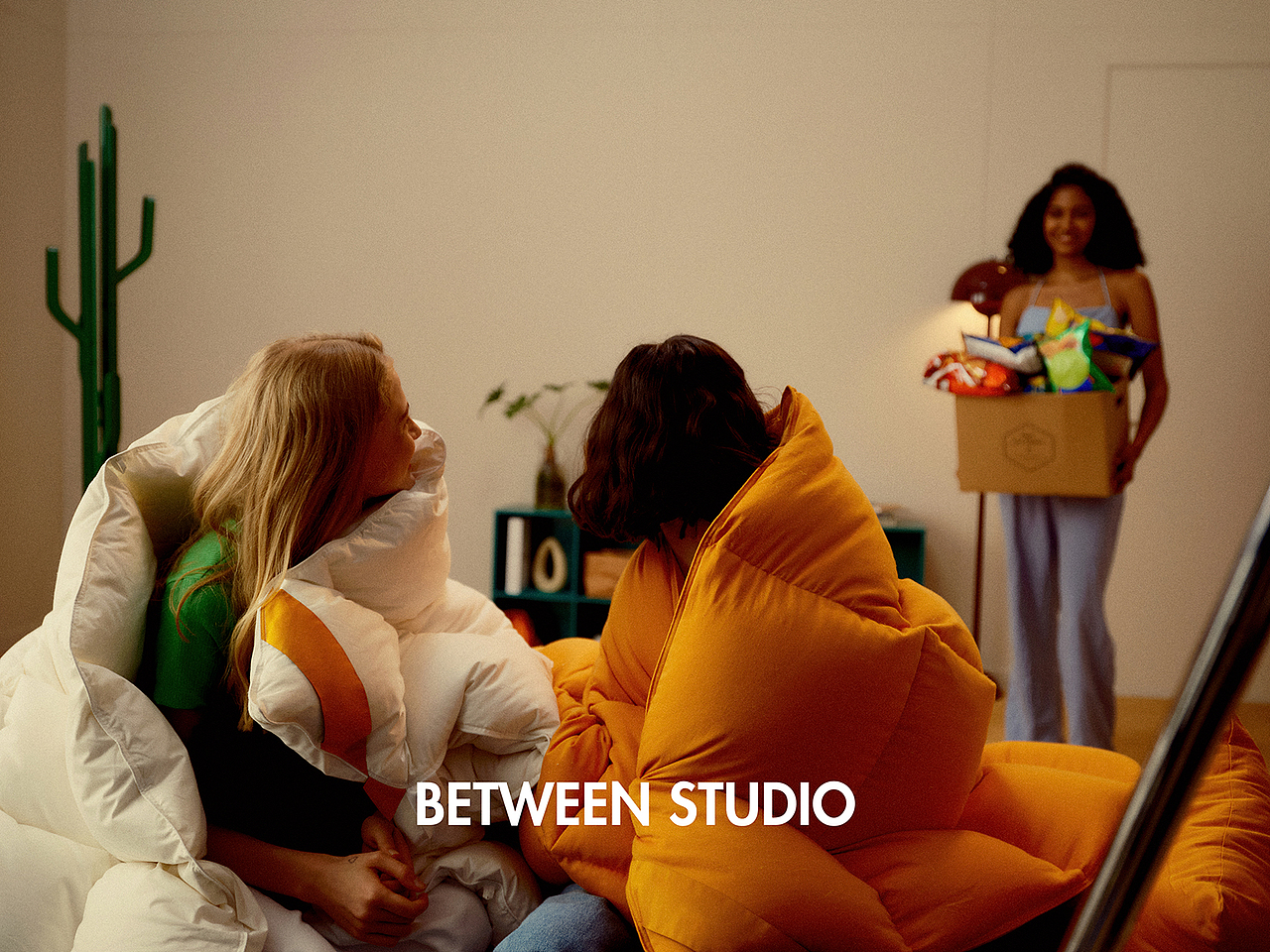 給BEVINK羽絨被拍的一組圖片（圖ZMzU1MjkyMDAw） - 人像攝影 - 站酷設(shè)計(jì)師知間BETWEEN原創(chuàng)素材 - 站酷ZCOOL