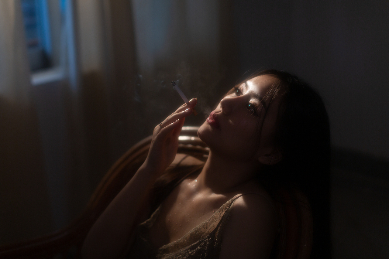 潮湿的角落（图ZMzE3OTA4MDY0） - 人像摄影 - 站酷设计师摄手座DA原创素材 - 站酷ZCOOL