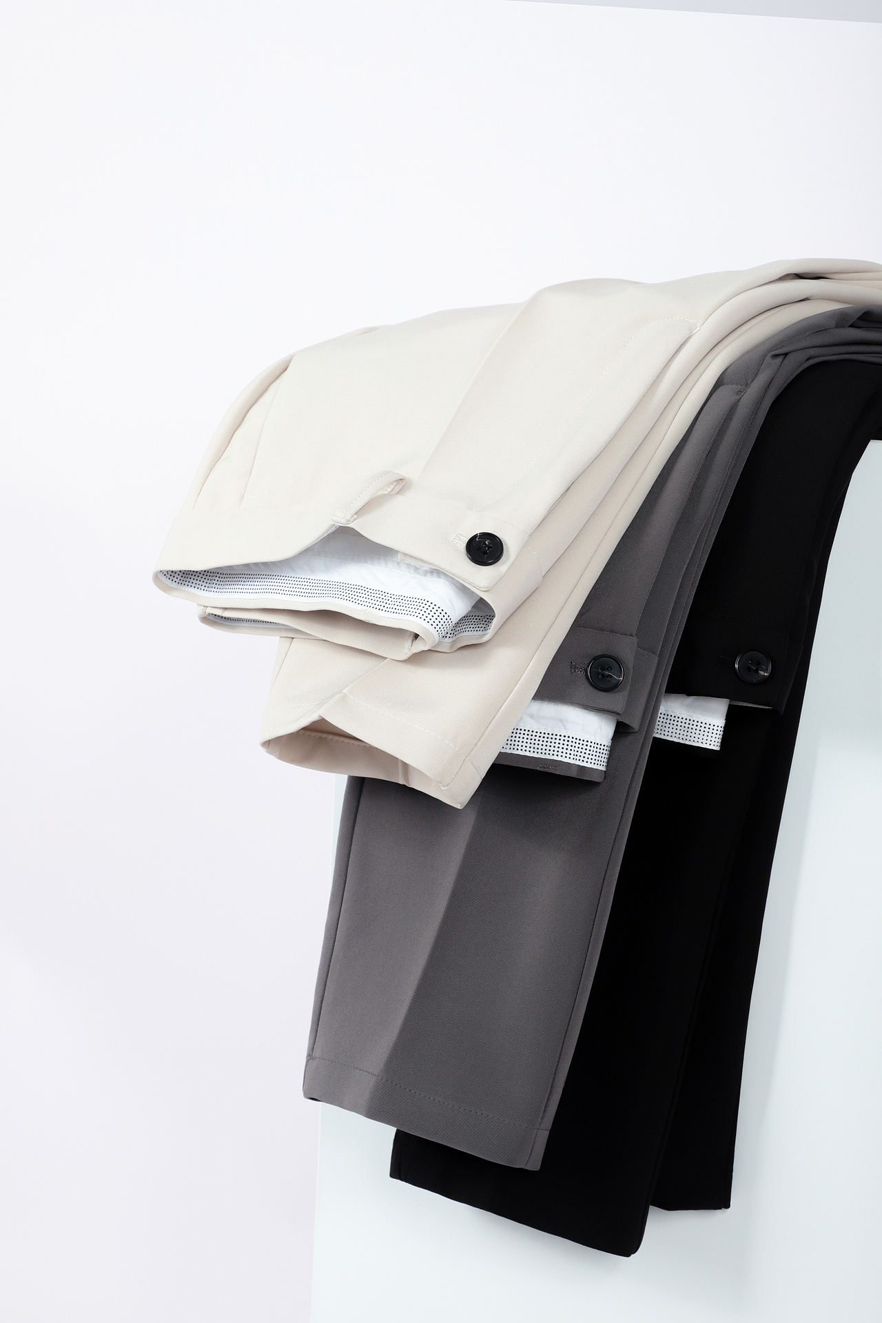 休閑褲商業(yè)細(xì)節(jié)圖攝影（圖ZMzM2NDE1MzU2） - 產(chǎn)品攝影 - 站酷設(shè)計(jì)師梁大蝦呀原創(chuàng)素材 - 站酷ZCOOL