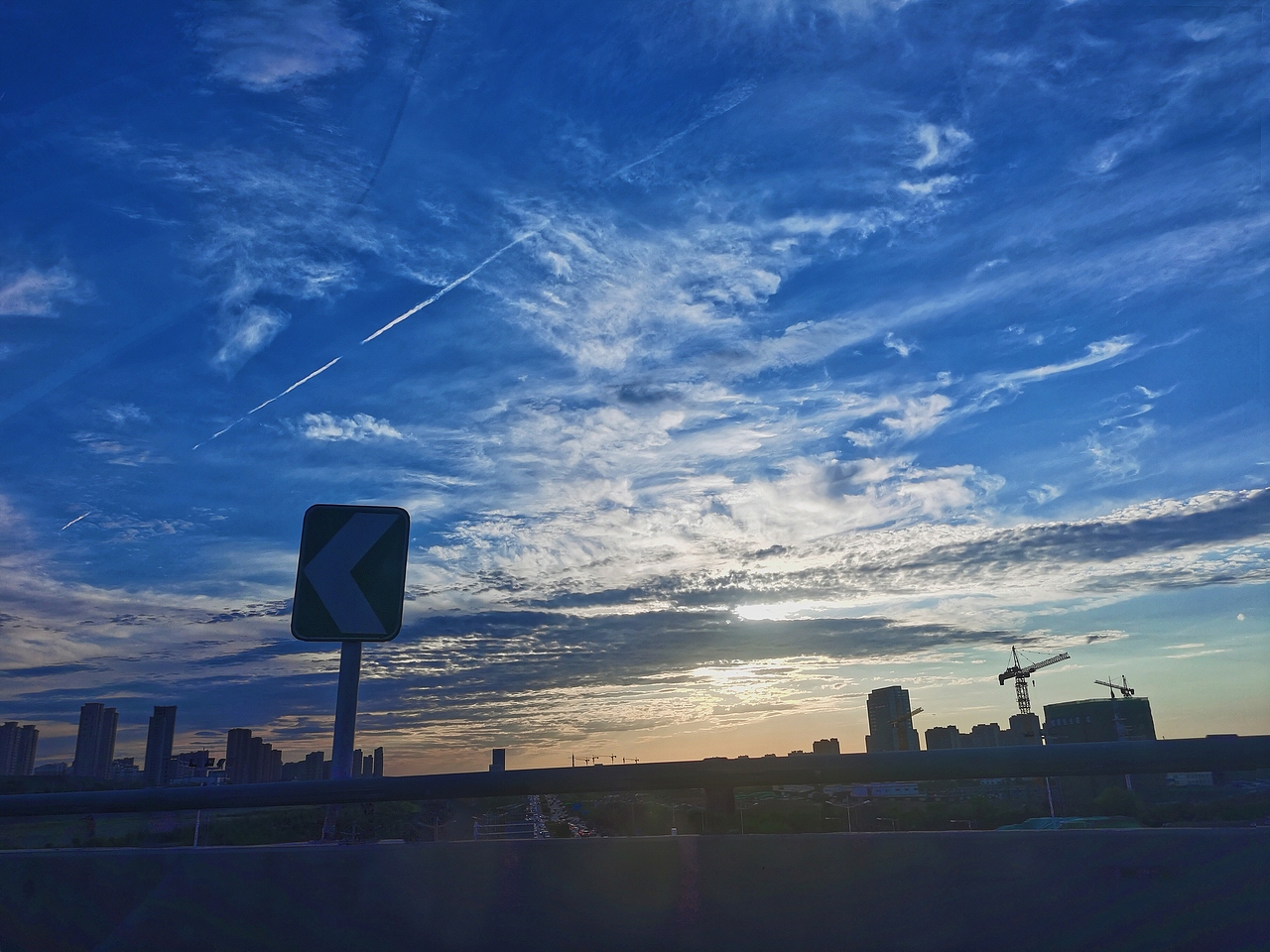 云（图ZMzQyOTIwMzA0） - 风光摄影 - 站酷设计师小悟空是超赛原创素材 - 站酷ZCOOL