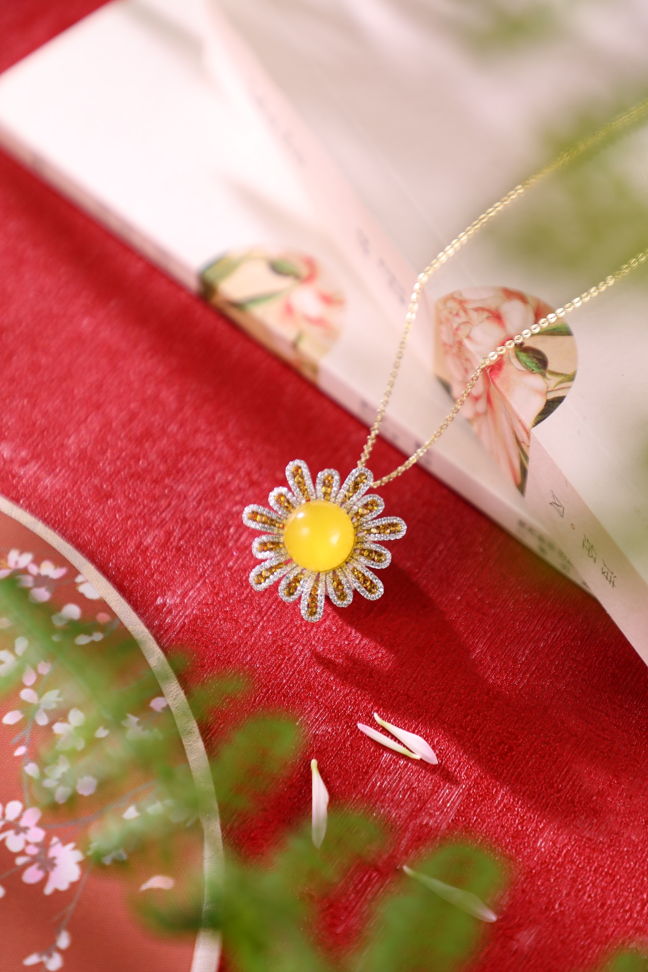 首飾拍攝（圖ZMzMwNDMyNTM2） - 產(chǎn)品攝影 - 站酷設(shè)計(jì)師阿月的小世界原創(chuàng)素材 - 站酷ZCOOL