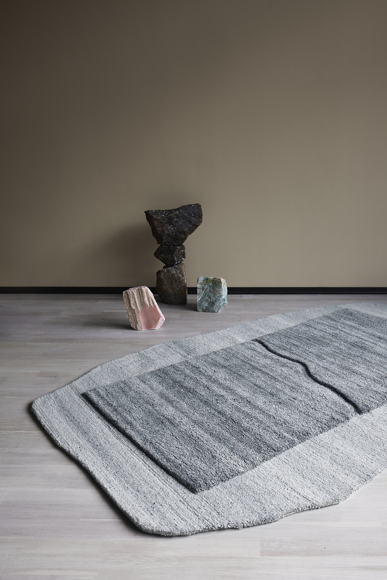 地毯工艺，优雅永不过时（图ZMzM0MzM5NDky） - 工艺品设计 - 站酷设计师经纬地毯原创素材 - 站酷ZCOOL