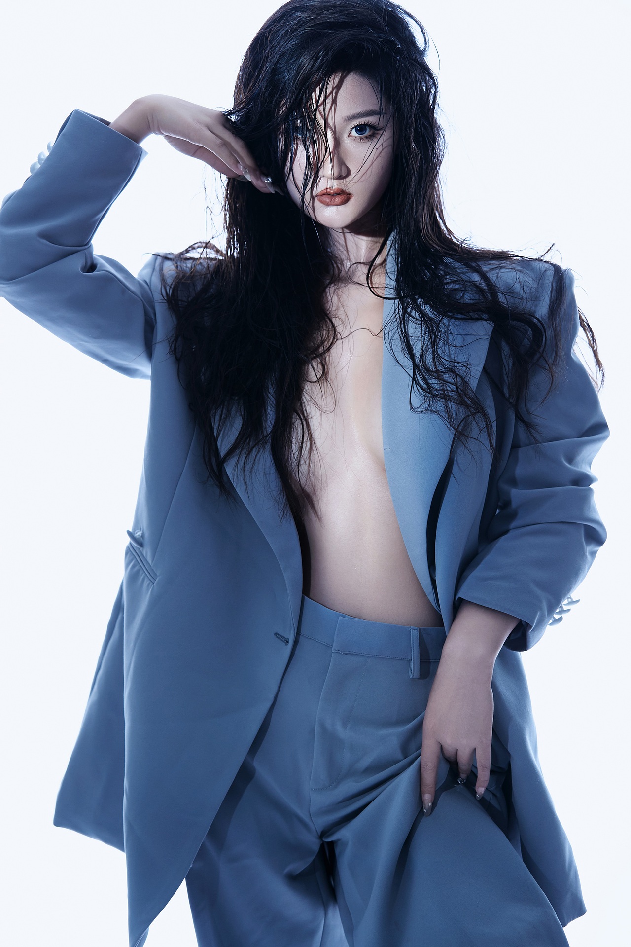 酷飒大女王🖤 职场人必拍肖像照🎶气质拿捏（图ZMzUyOTExOTc2） - 时尚/艺术摄影 - 站酷设计师遇见YUJIAN原创素材 - 站酷ZCOOL