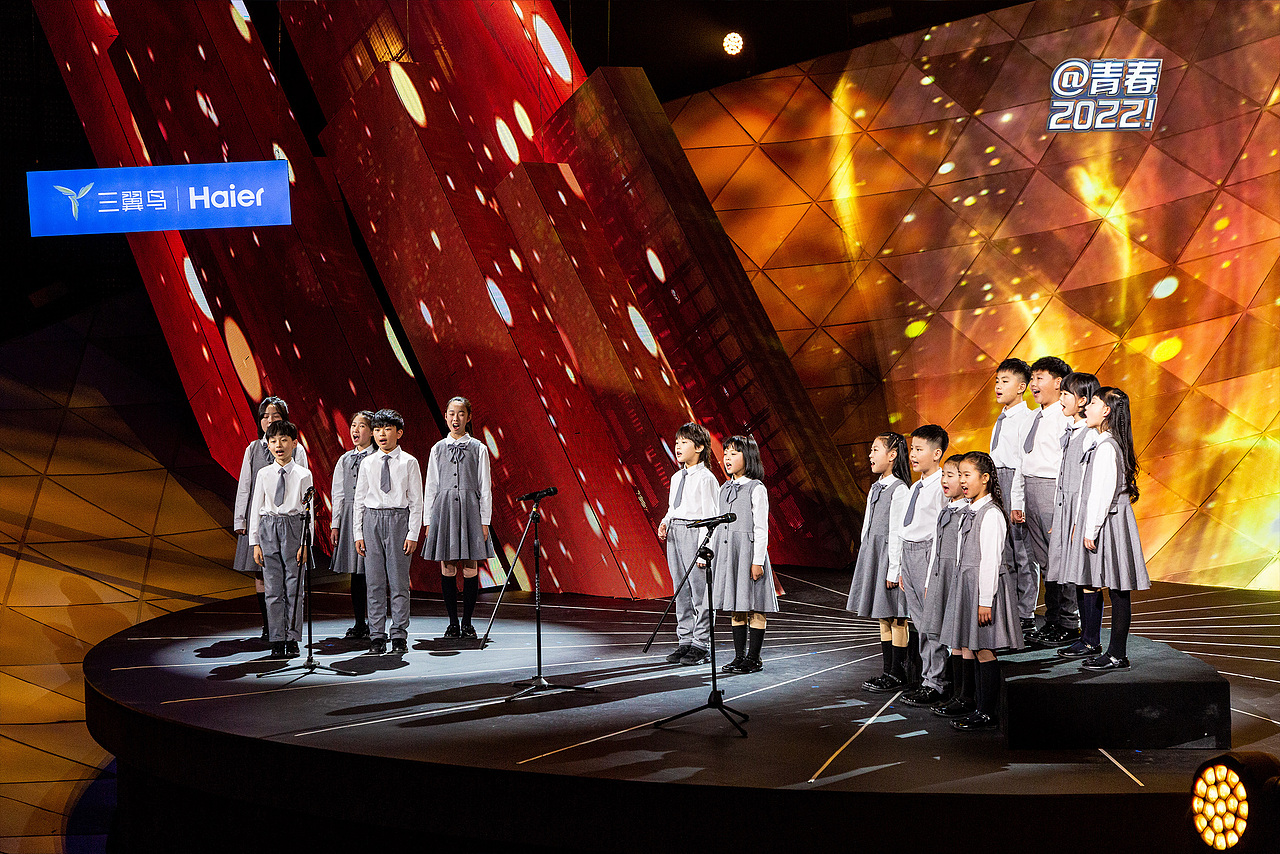 CMG《@青春，2022！》剧照 - 小石头和孩子们（图ZMzU2OTYxNTY4） - 时尚/艺术摄影 - 站酷设计师轼霖clarkshilin原创素材 - 站酷ZCOOL